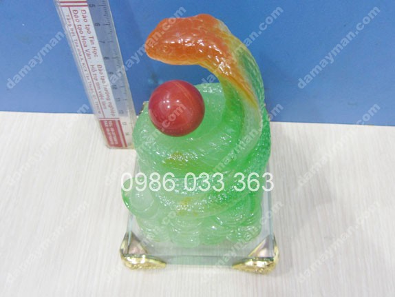 Rắn Đá Ôm Trân Châu