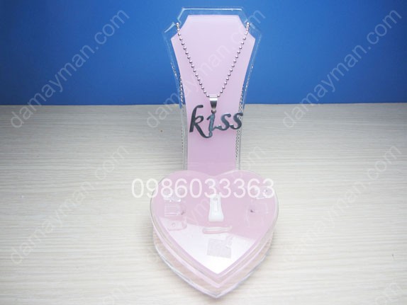 Dây Chuyển Inox Chữ Kiss