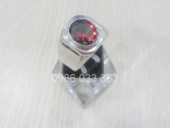 Nhẫn Inox Tròn Đá Topaz Đỏ