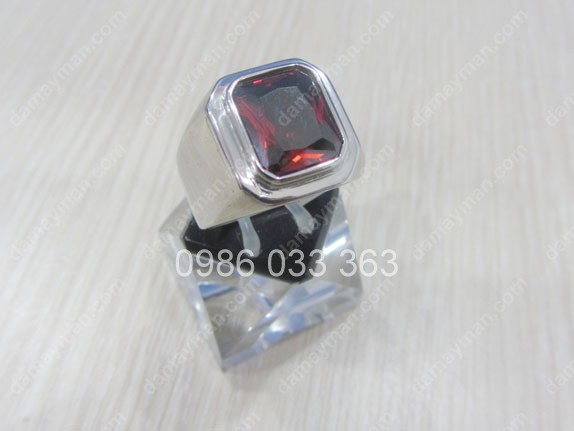 Nhẫn Inox Vuông Đá Topaz Đỏ