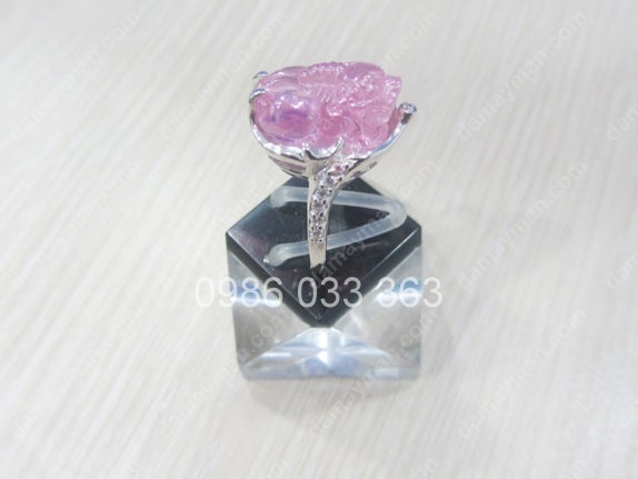 Nhẫn Tỳ Hưu Đá Sapphire Hồng