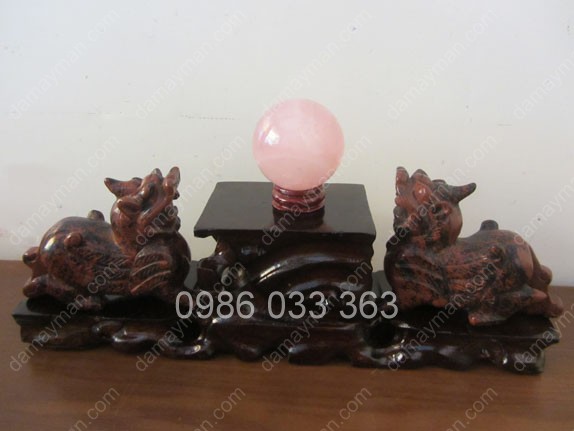 Cặp Tỳ Hưu Đá Mắt Hổ Đỏ+ Cầu Đá Thạch Anh Hồng + Đế Gỗ