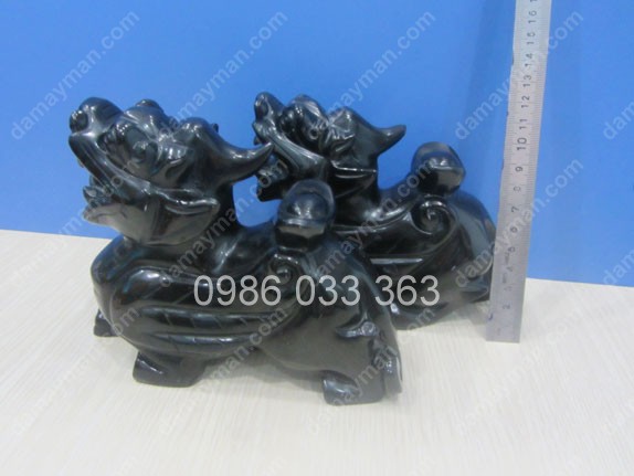 Tỳ Hưu Đen Cõng Thỏi Vàng 